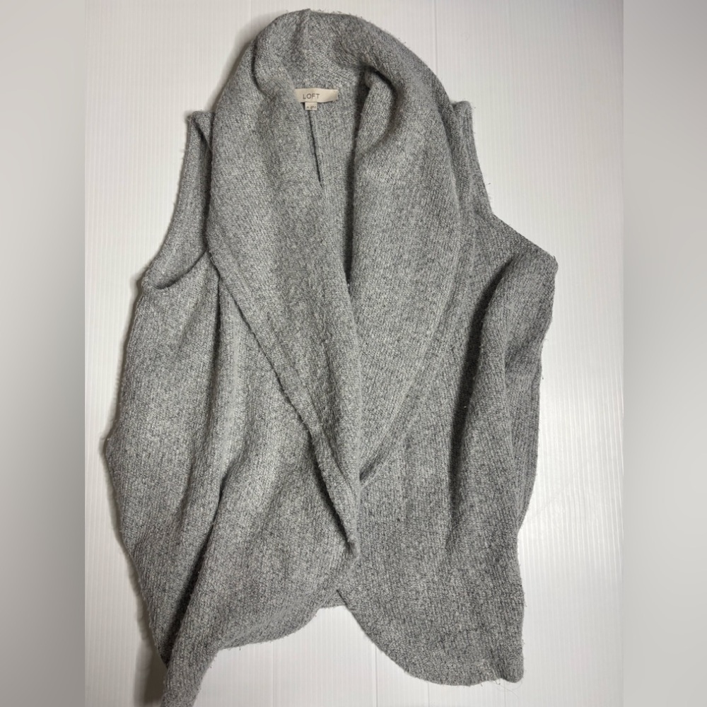 LOFT gray medium open sleevelesss sweater